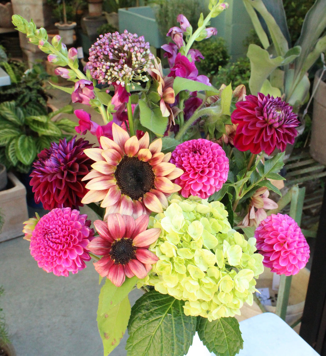 How to Care for Your Fresh-Cut Flowers Like a Florist